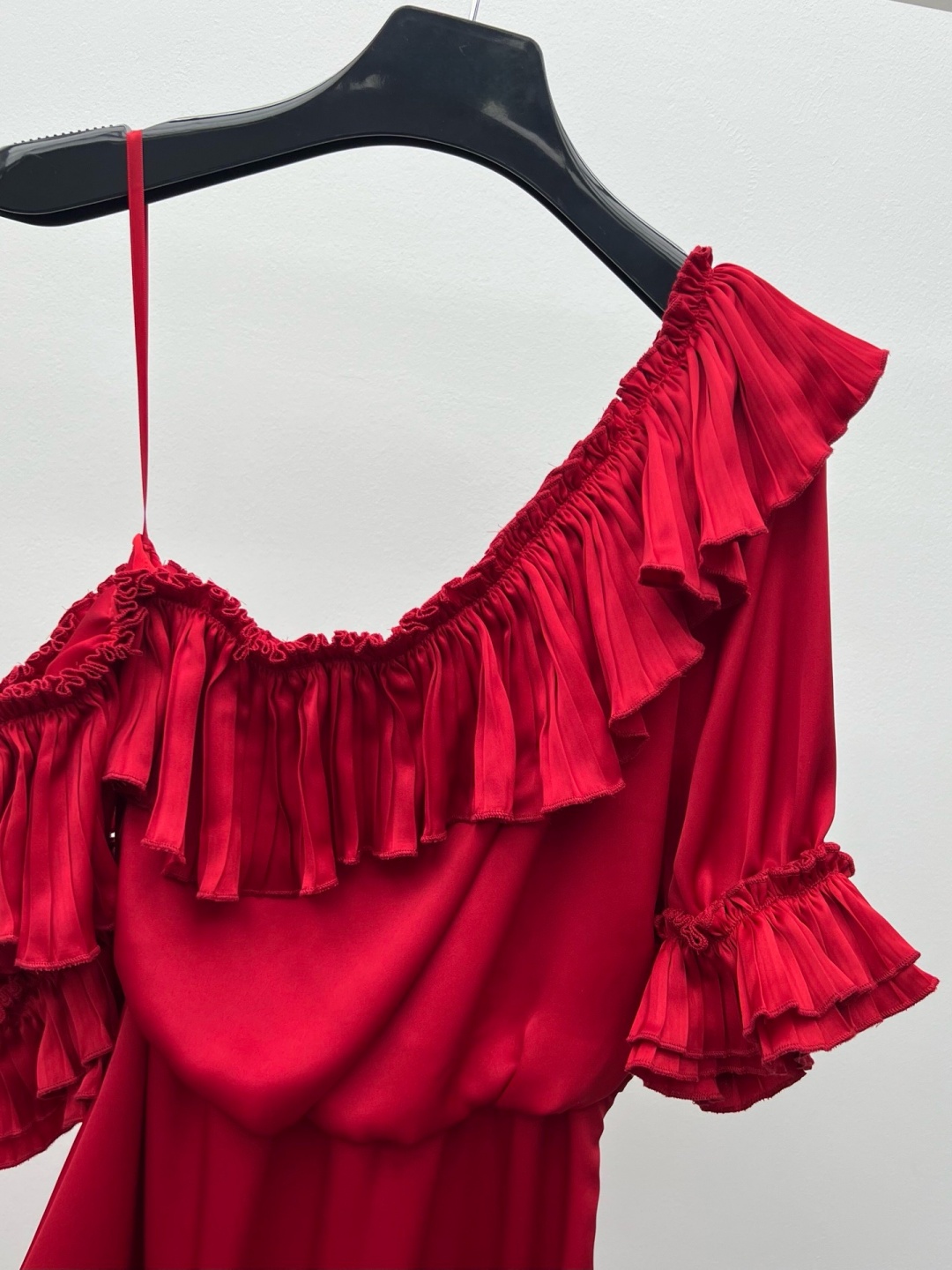 Elegancka sukienka midi z acet – Corset Waist Cinch recenzja i cena